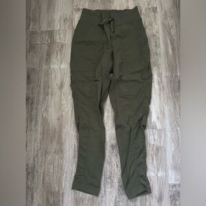 Dance studio cropped skinny pants size 2 olive